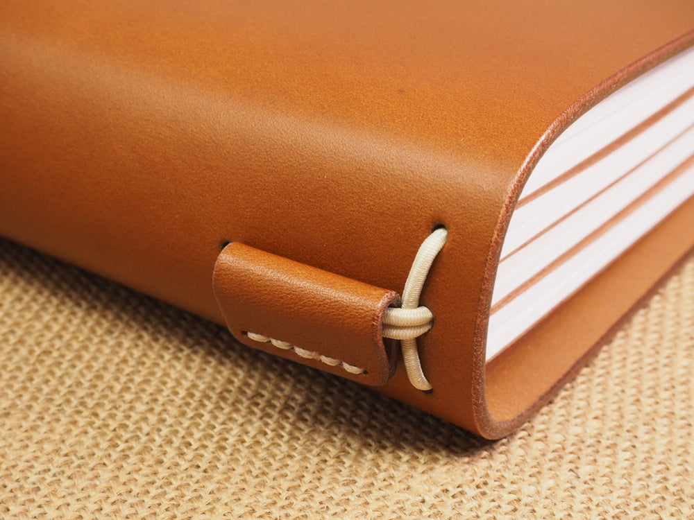 Handmade 'Explorer 4' Leather Traveler's / Travellers Notebook Cover (without page marker)  - Generic A5 14.8x21cm - Cognac Tan & Beige